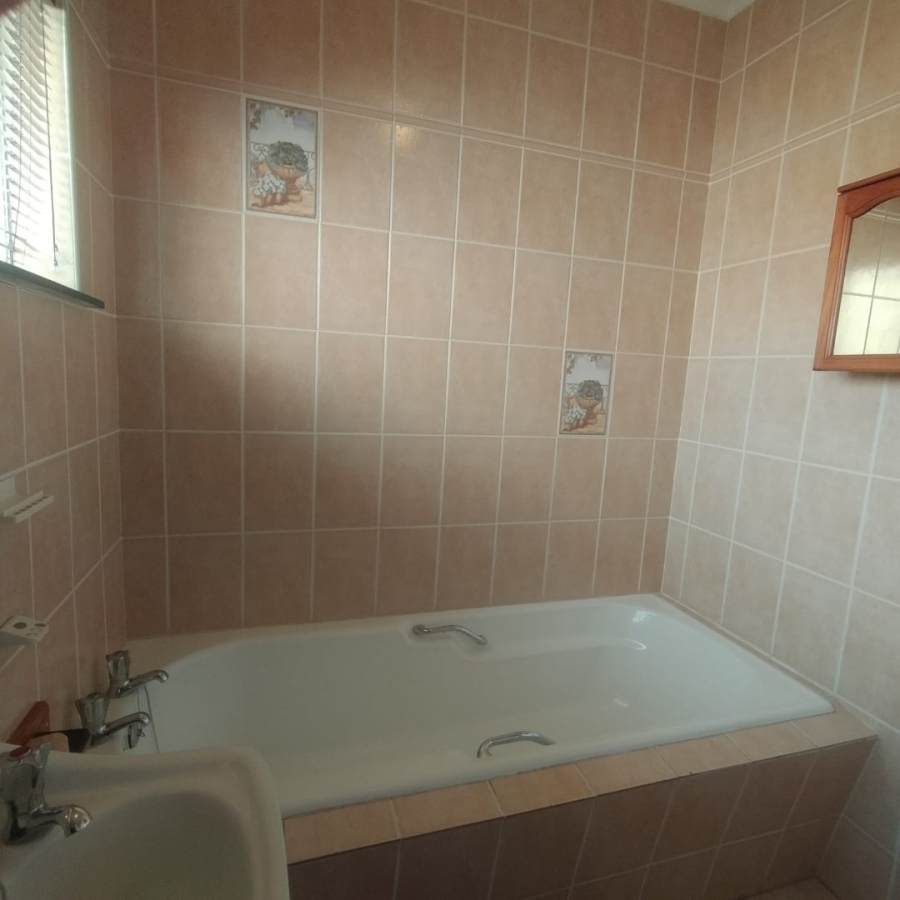 4 Bedroom Property for Sale in Fichardt Park Free State